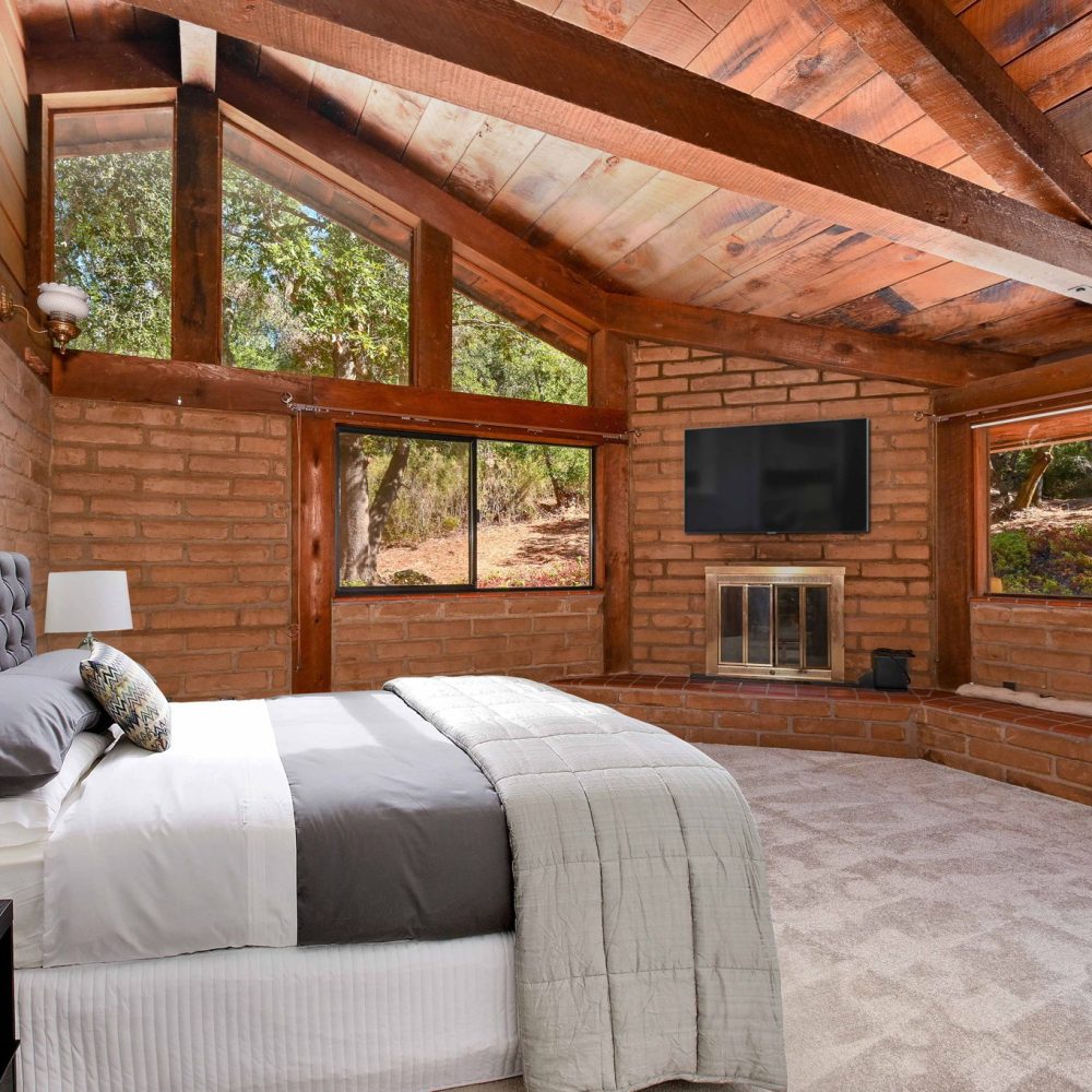 21-web-or-mls-MasterBedroom