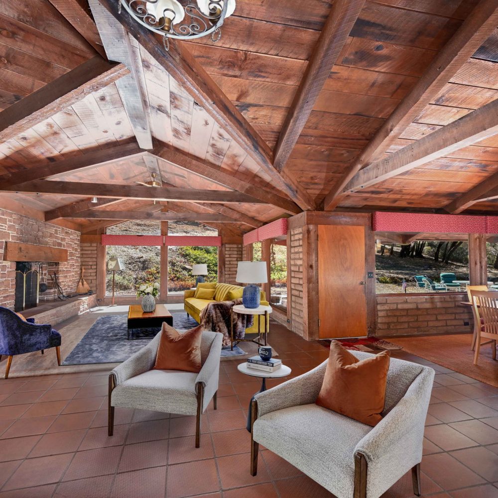 9-web-or-mls-Family Room